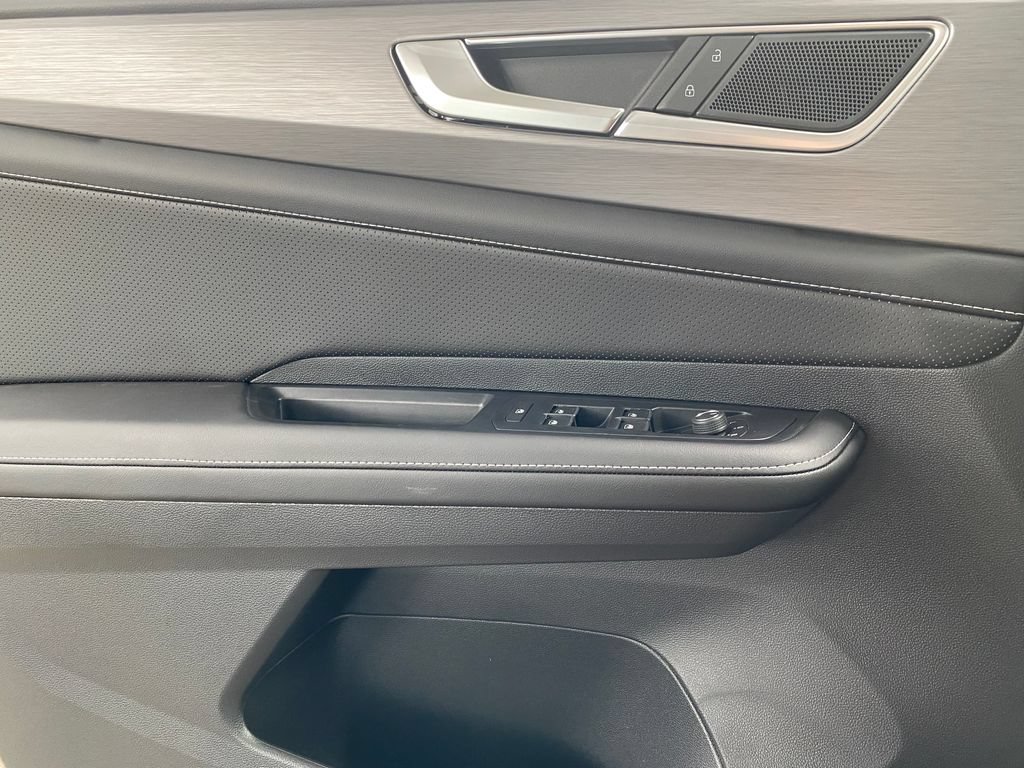 New 2026 Volkswagen Atlas Cross Sport SE FWD image 31