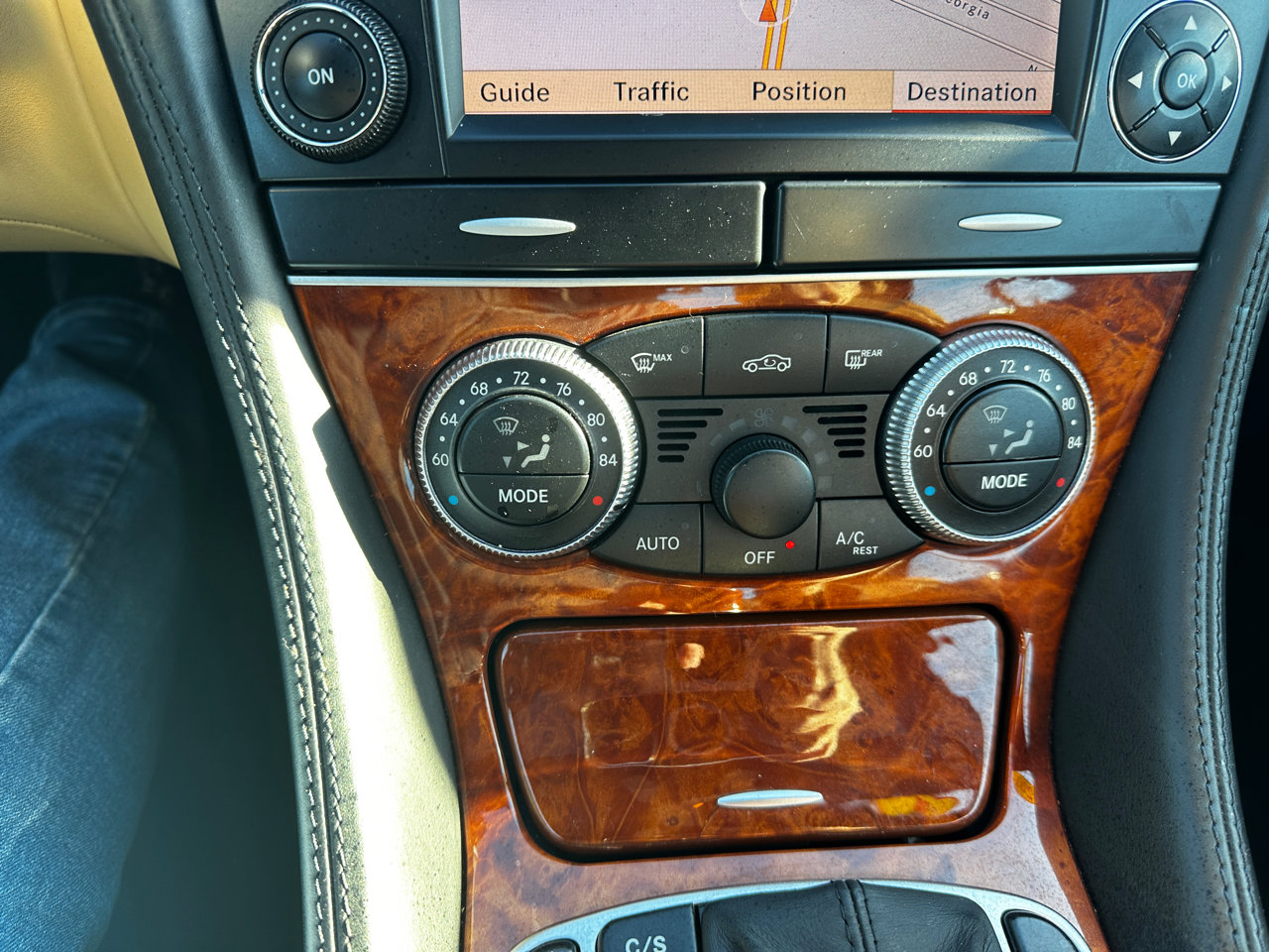 Used 2011 Mercedes-Benz SL 550 image 13