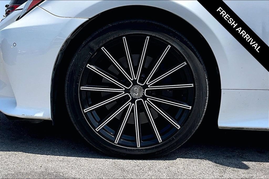 Used 2015 Lexus RC 350 w/ Luxury Package RWD image 32