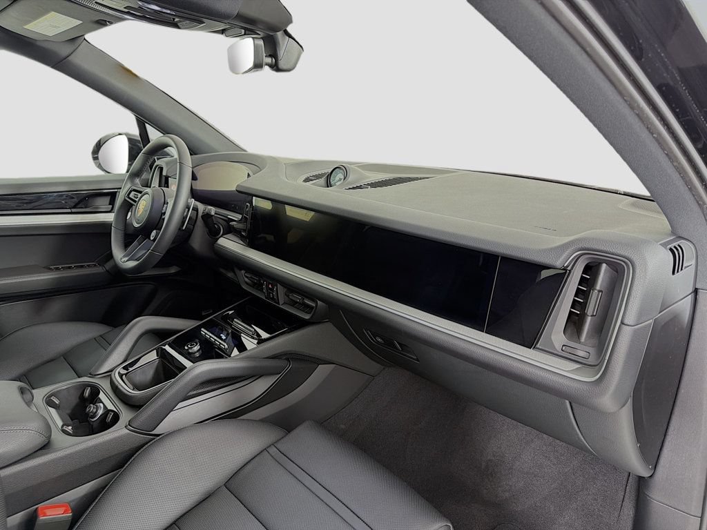 Certified 2025 Porsche Cayenne S AWD/4WD image 33