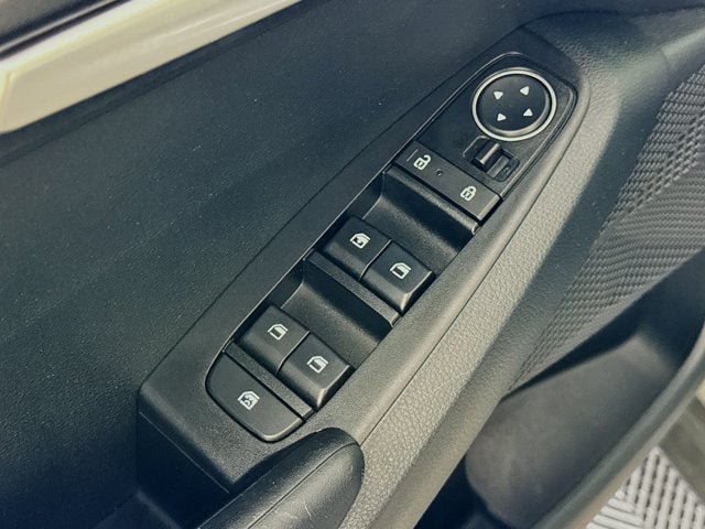 Certified 2025 Kia Seltos LX AWD/4WD image 17