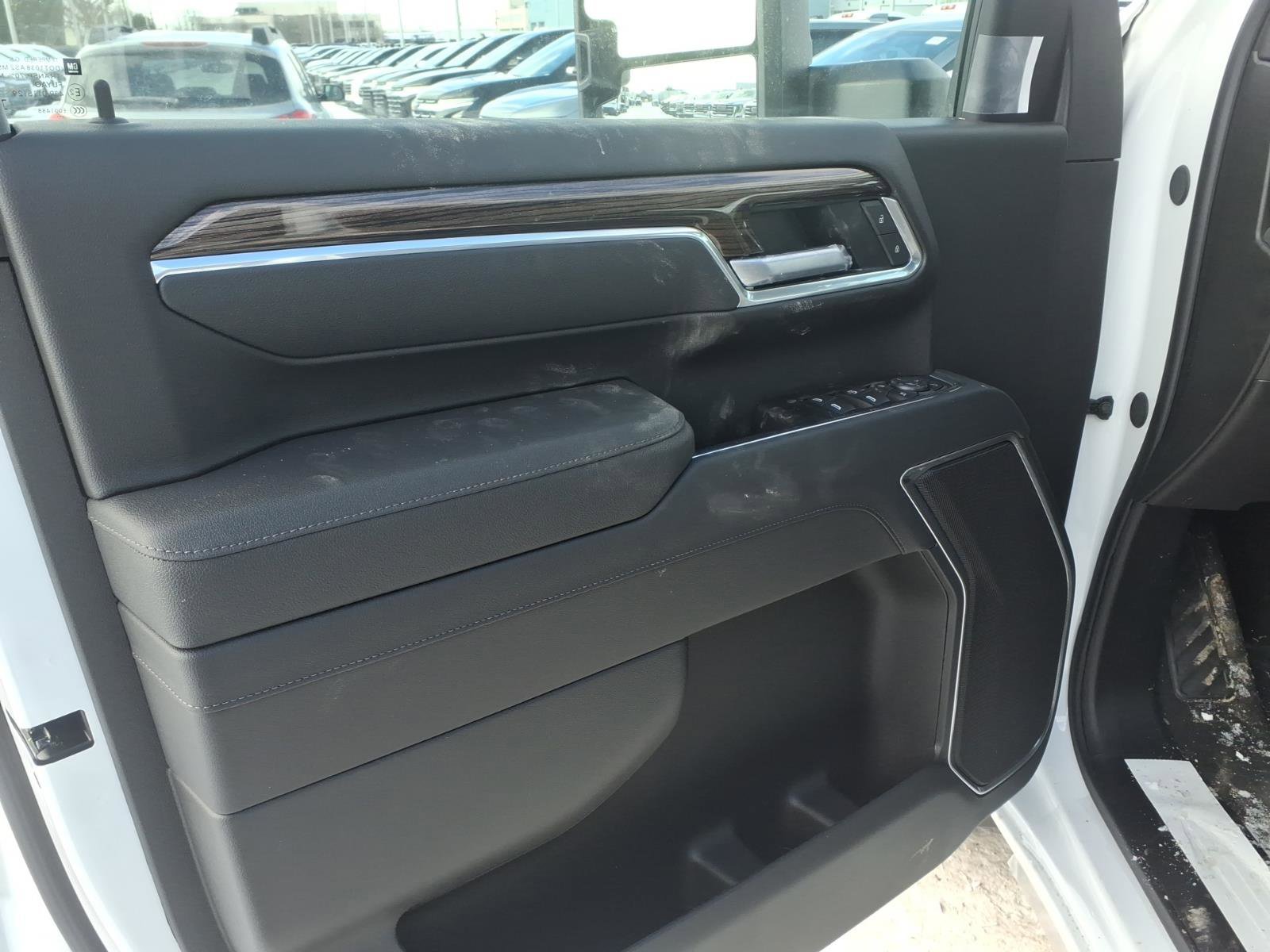 New 2026 Chevrolet Silverado 3500 LT w/ All Star Edition AWD/4WD image 8