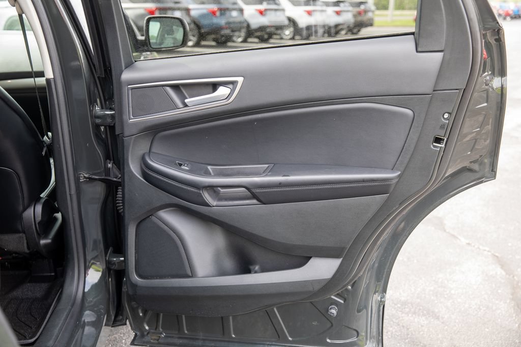 Used 2023 Ford Edge SEL AWD/4WD image 11