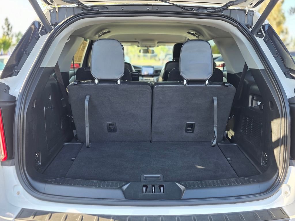 Used 2023 Ford Explorer XLT w/ Equipment Group 202A image 12