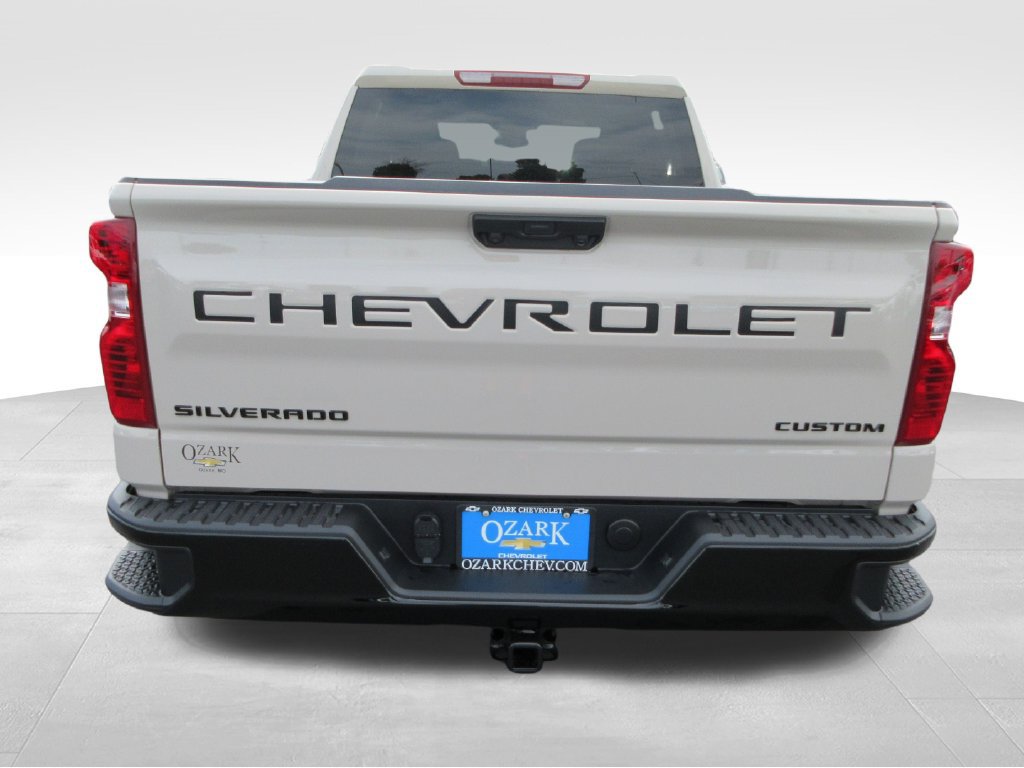 New 2026 Chevrolet Silverado 1500 Custom Trail Boss w/ LPO, Dark Essentials Package AWD/4WD image 5