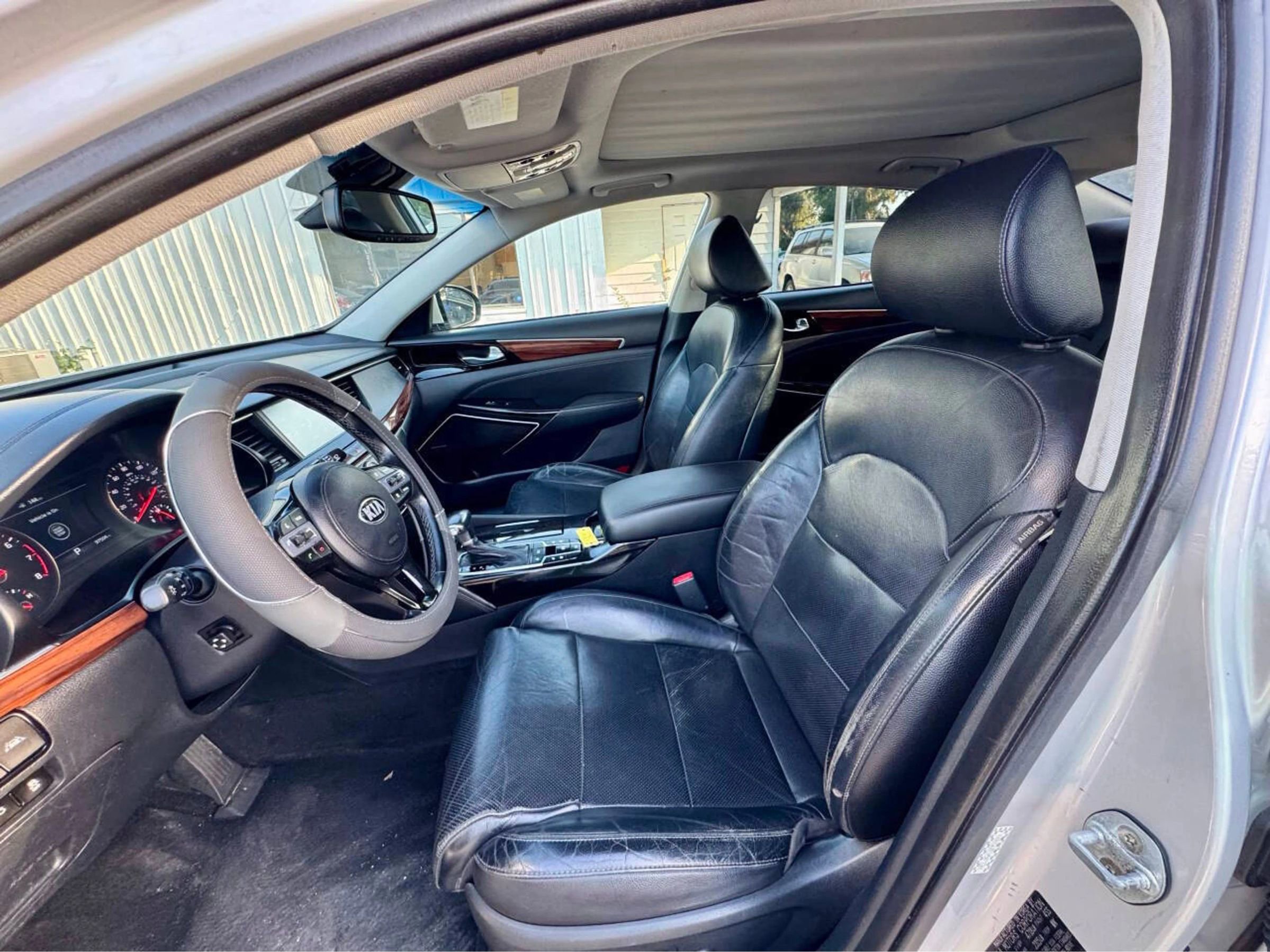 Used 2017 Kia Cadenza Technology image 9