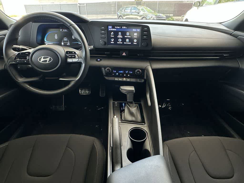 Used 2025 Hyundai Elantra Sport FWD image 24