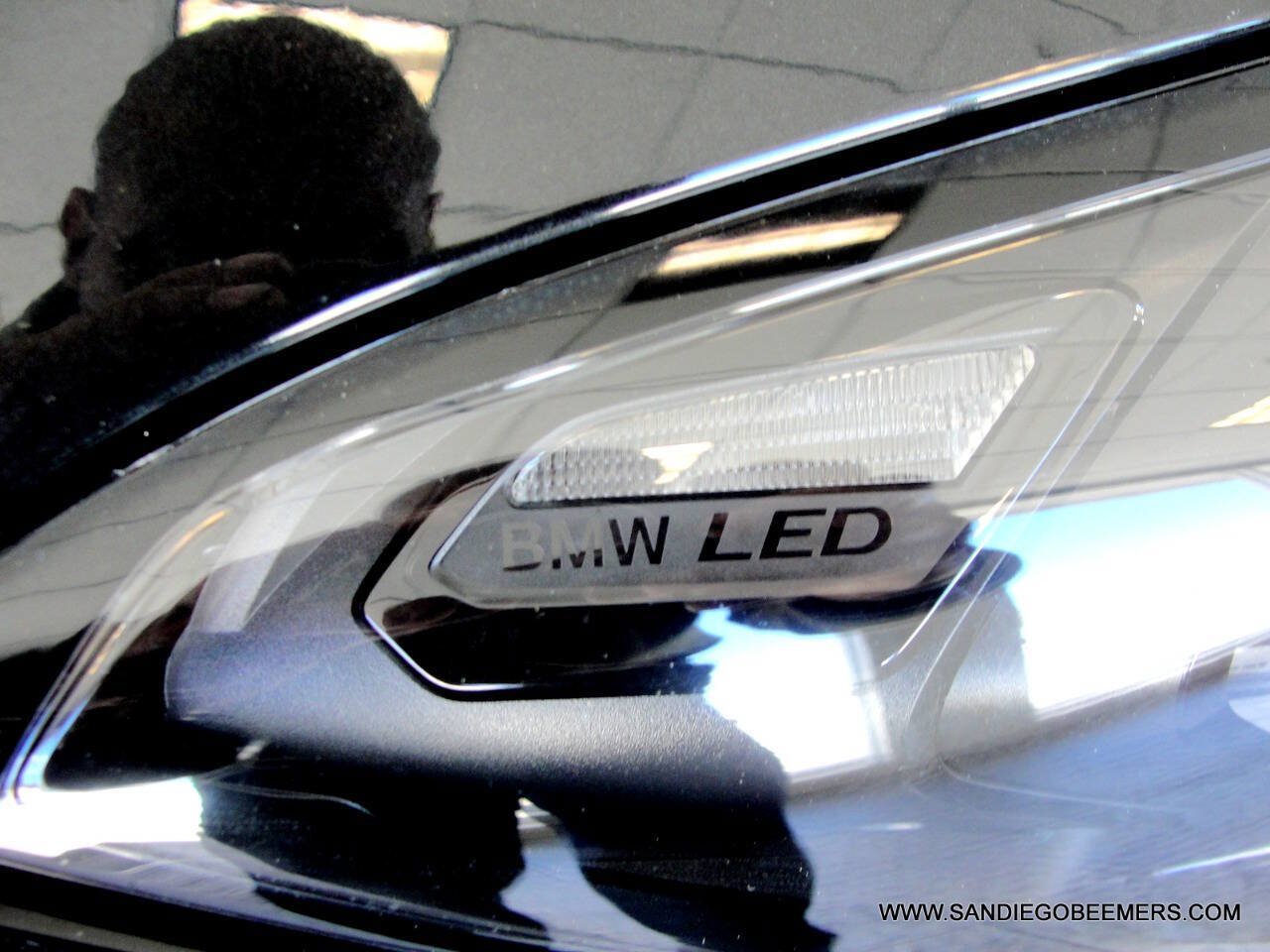 Used 2023 BMW 330i Sedan w/ Premium Package RWD image 4