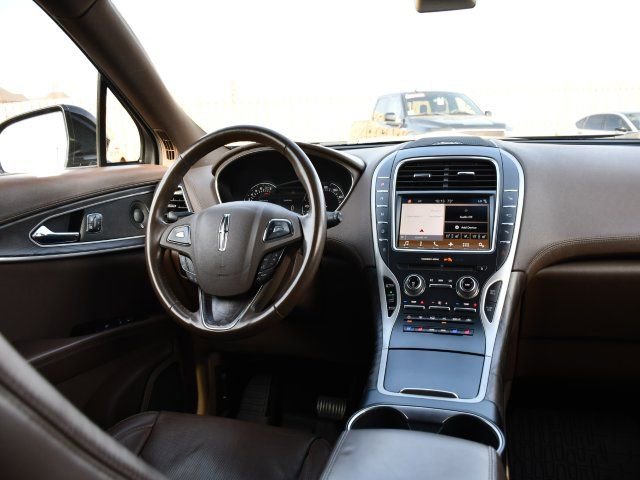 Used 2017 Lincoln MKX Reserve w/ Driver Assistance Package image 26