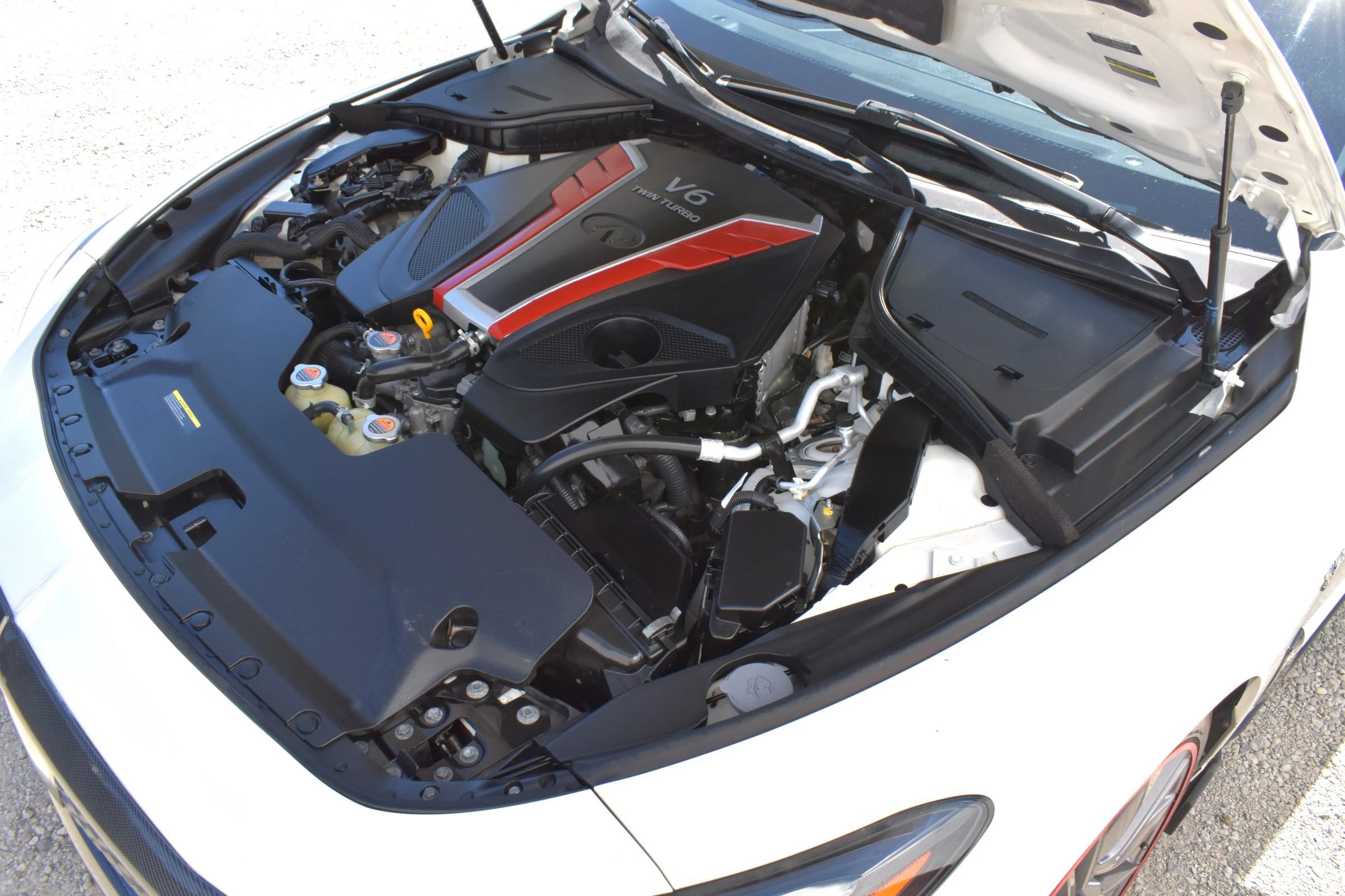 Used 2017 INFINITI Q60 Red Sport 400 RWD image 35