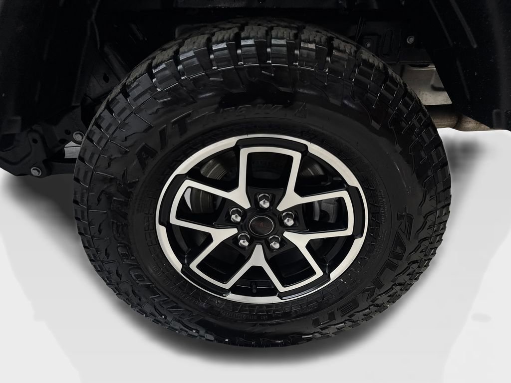 Used 2024 Jeep Gladiator Rubicon w/ Technology Group AWD/4WD image 85