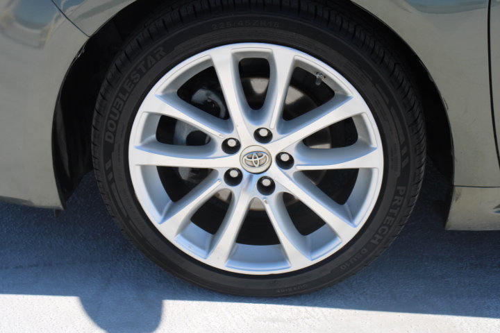 Used 2013 Toyota Avalon Limited FWD image 9