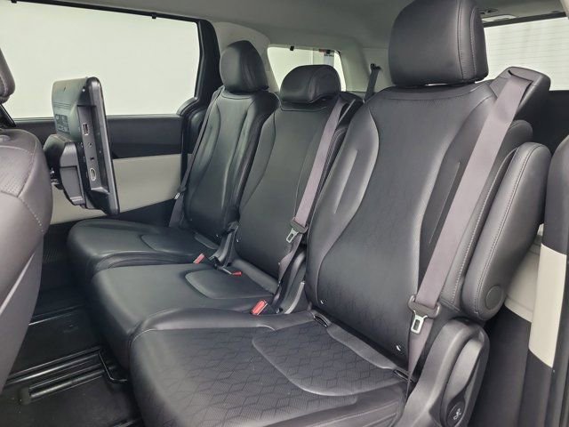 Used 2024 Kia Carnival SX FWD image 11