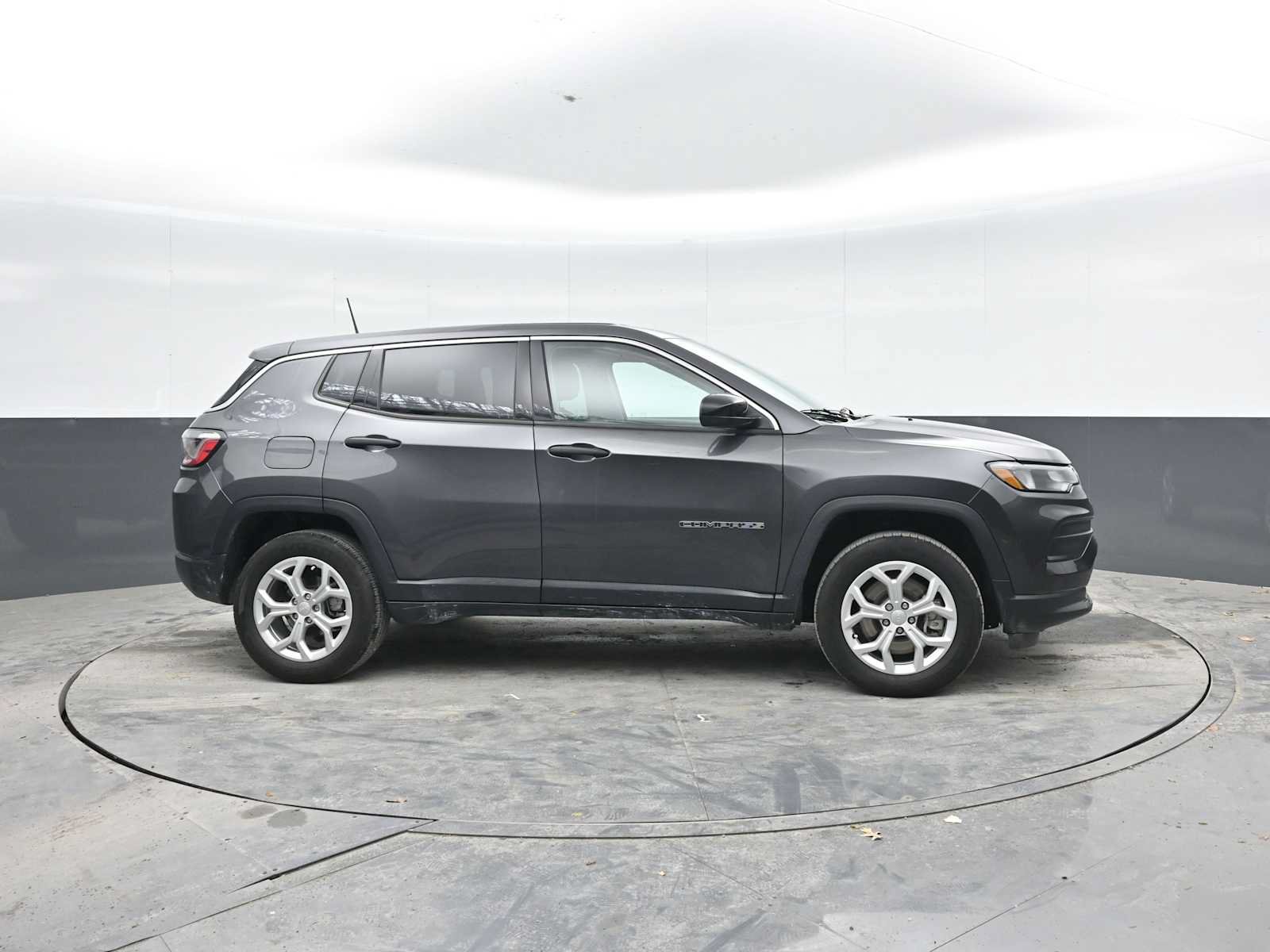 Used 2024 Jeep Compass Sport AWD/4WD image 7