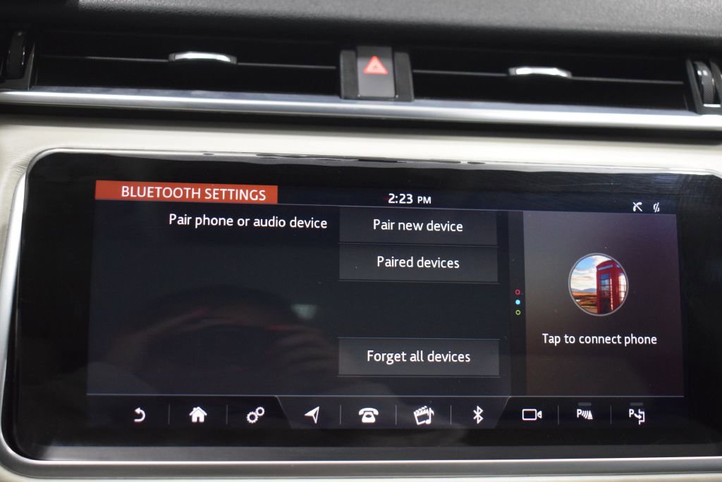 Used 2018 Land Rover Range Rover Velar R-Dynamic HSE image 32