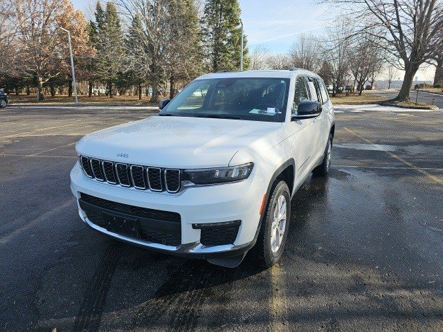 Used 2022 Jeep Grand Cherokee L Limited w/ Luxury Tech Group II image 2