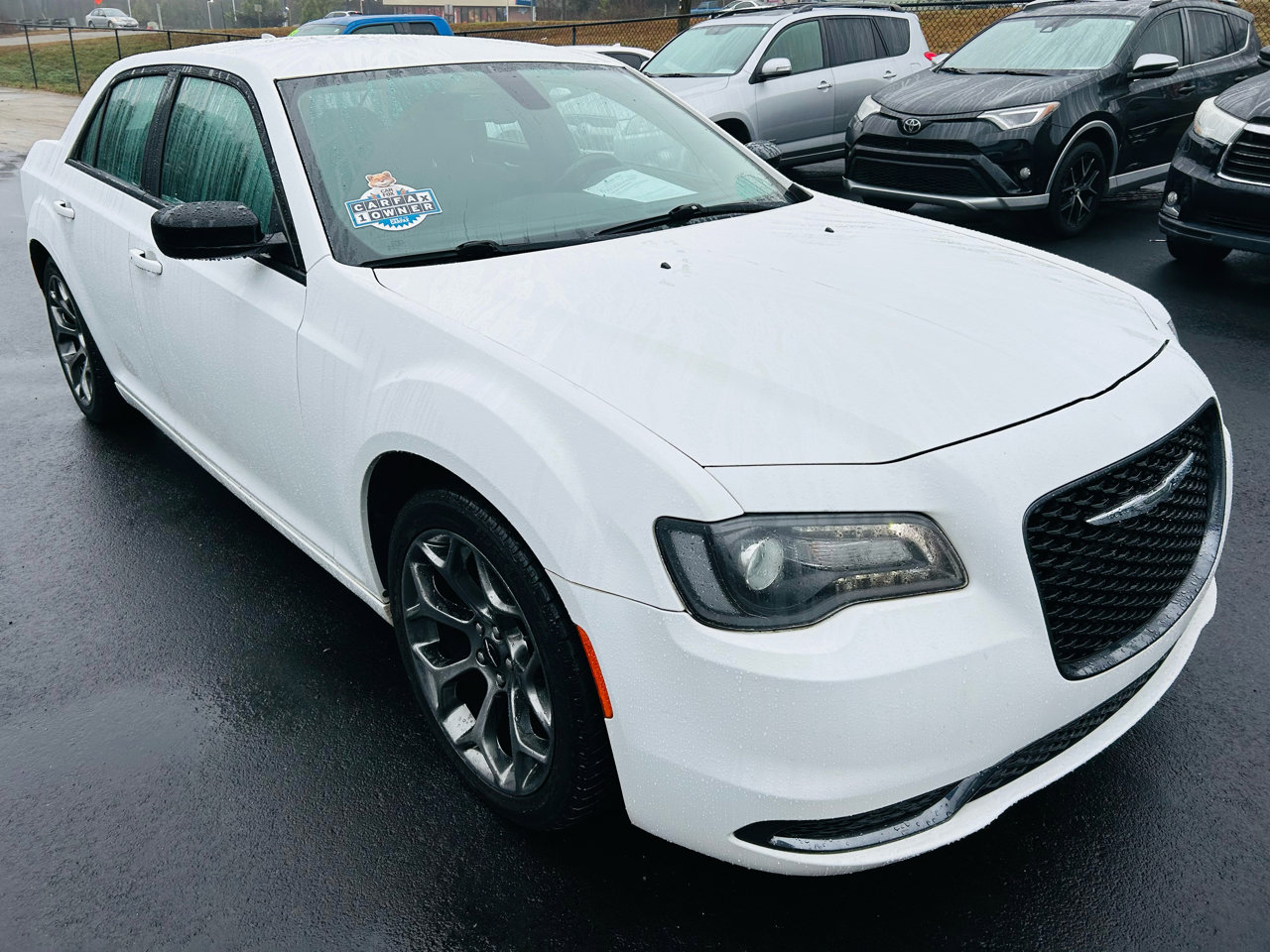Used 2018 Chrysler 300 Touring w/ Sport Appearance Package image 7