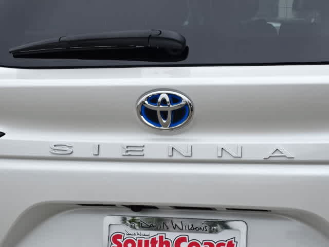 Used 2023 Toyota Sienna Limited AWD/4WD image 8