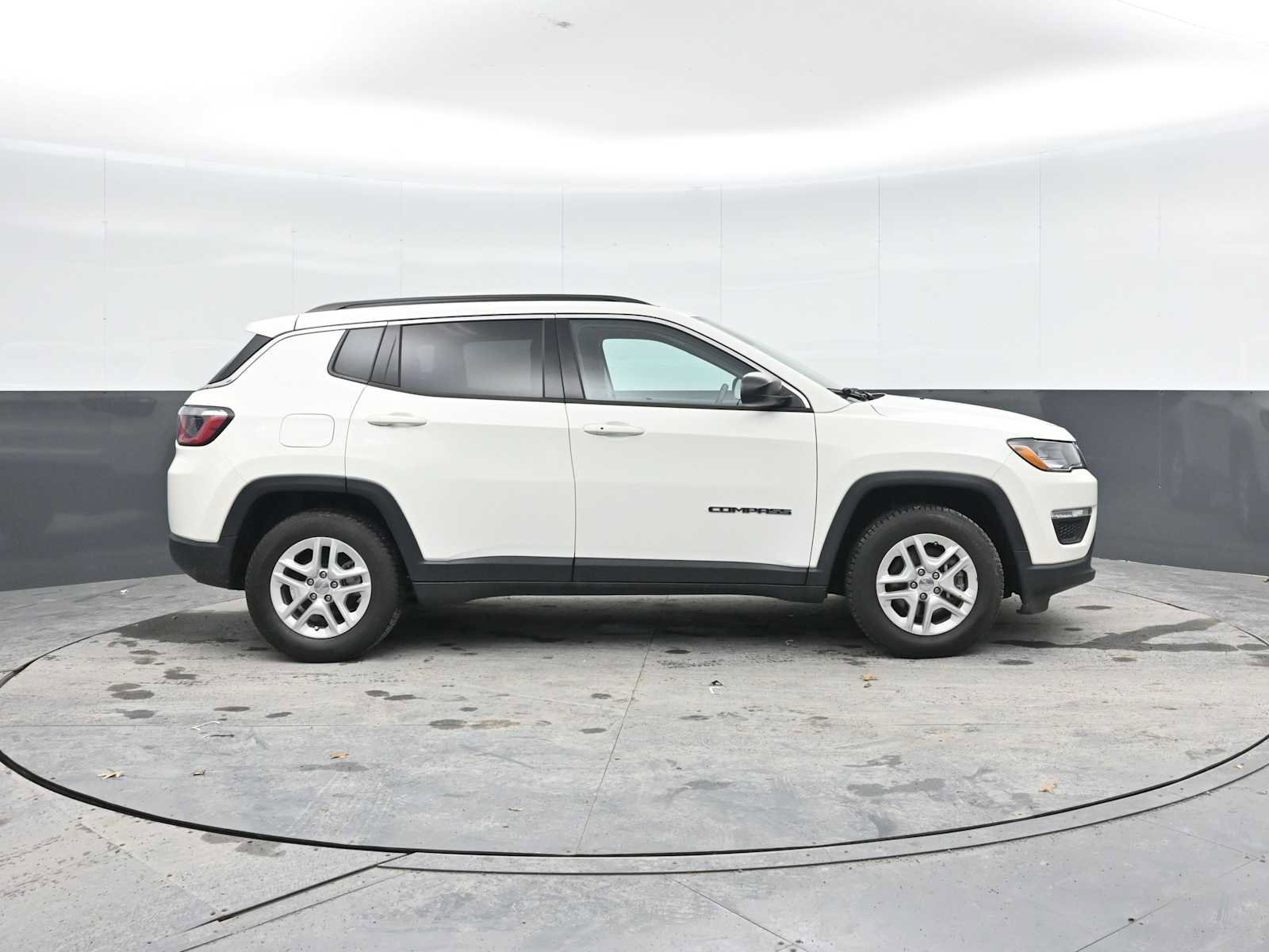 Used 2020 Jeep Compass Sport w/ Tech Group image 9
