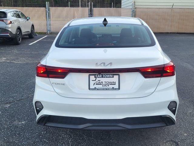 Used 2023 Kia Forte LXS image 3