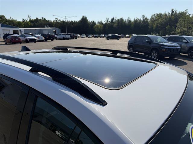 Used 2022 GMC Terrain AT4 w/ Infotainment Package II AWD/4WD image 11