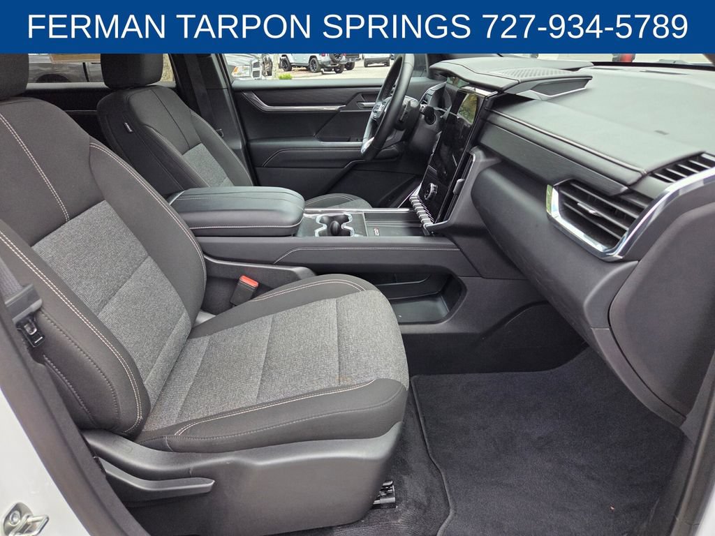 Used 2025 GMC Acadia Elevation FWD image 17
