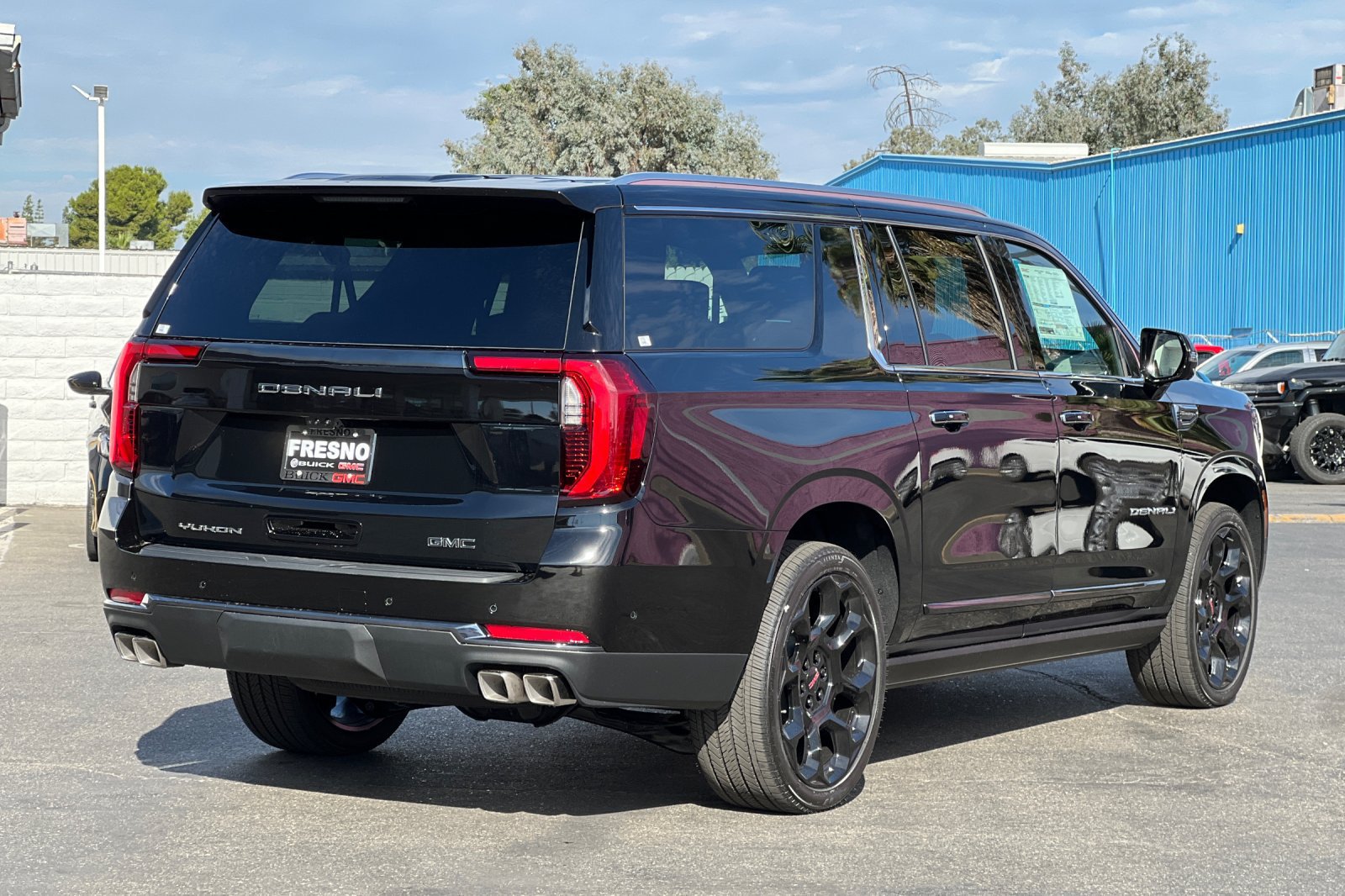 New 2026 GMC Yukon XL Denali Ultimate AWD/4WD image 4
