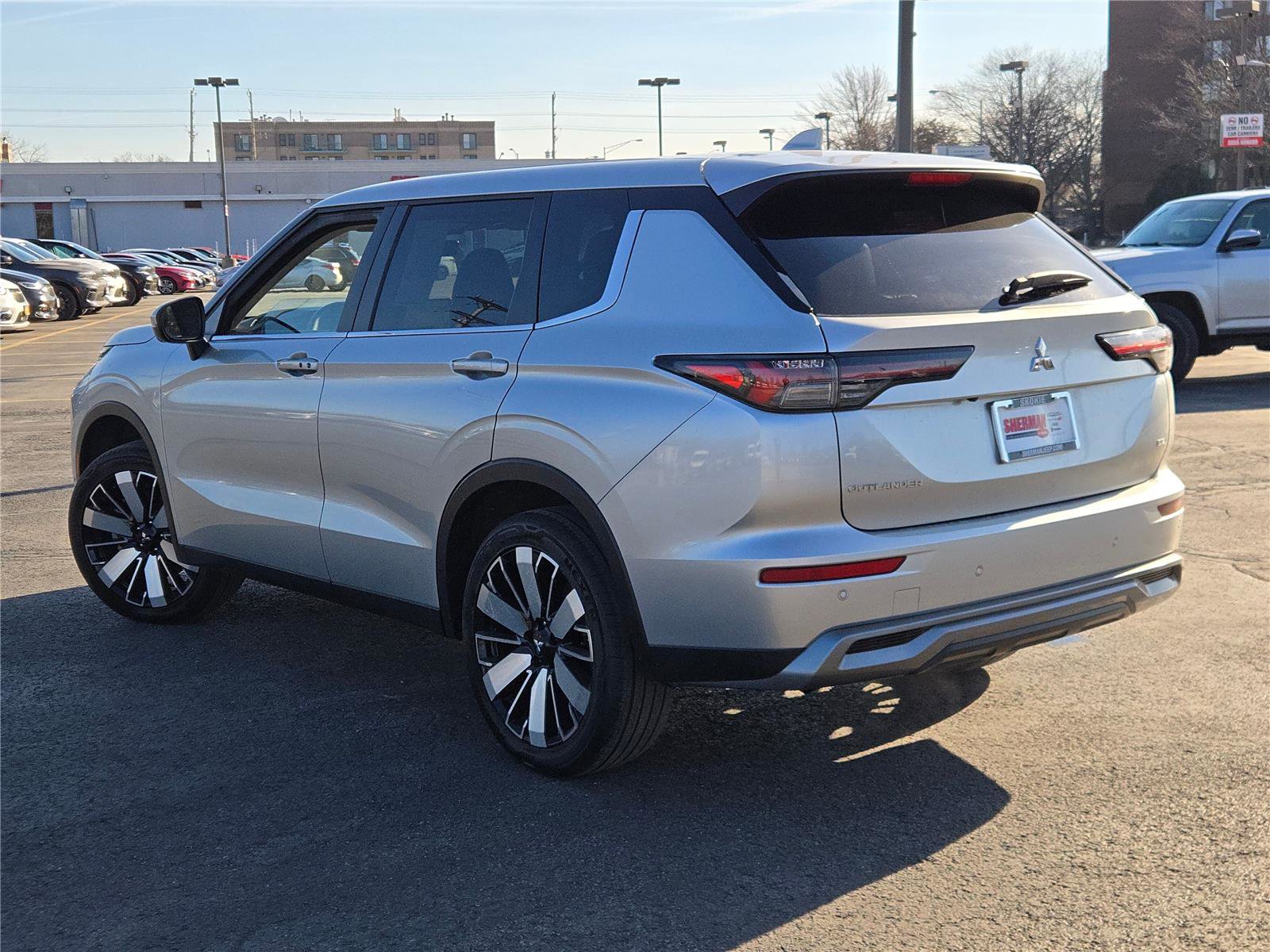 Used 2025 Mitsubishi Outlander SEL image 16