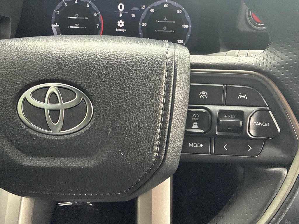 Used 2025 Toyota 4Runner TRD Off-Road AWD/4WD image 18