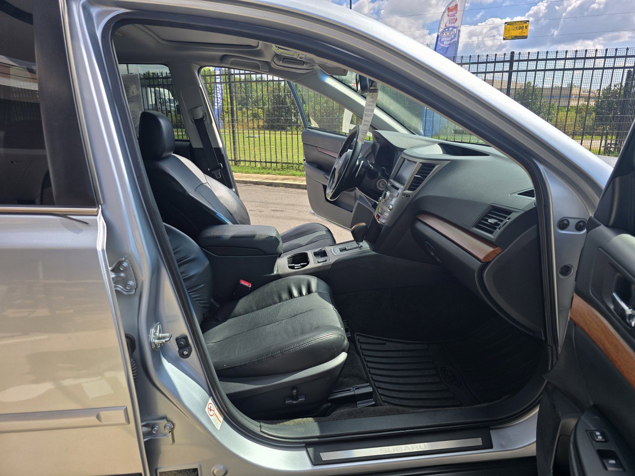 Used 2013 Subaru Outback 3.6R Limited image 21