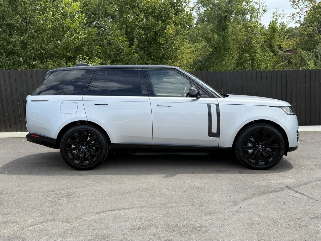 New 2025 Land Rover Range Rover SE image 7