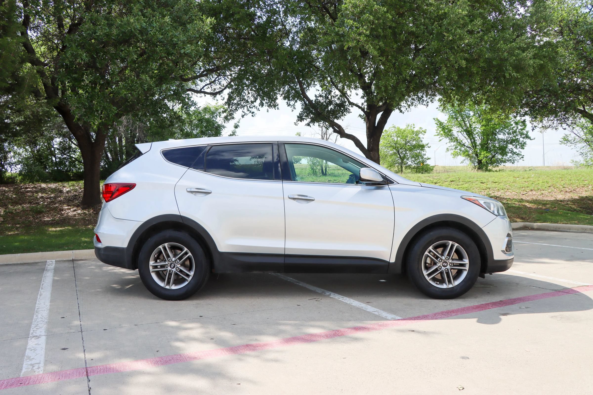 Used 2017 Hyundai Santa Fe Sport FWD image 8