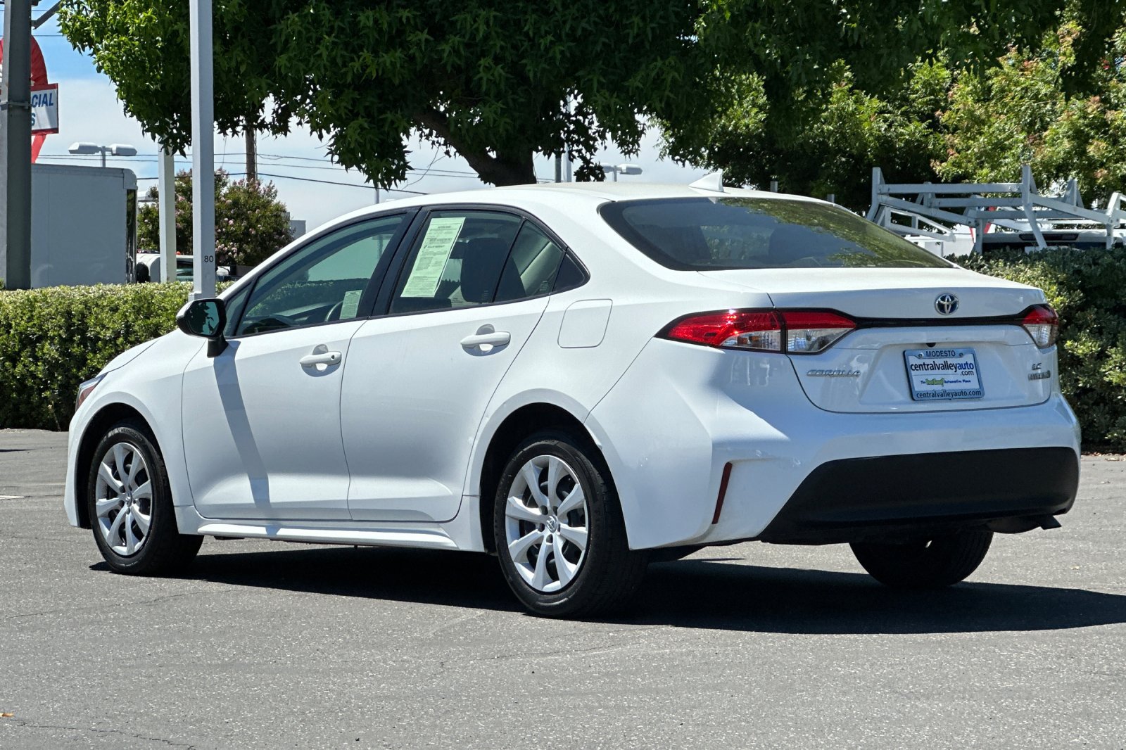 Used 2023 Toyota Corolla LE FWD image 6