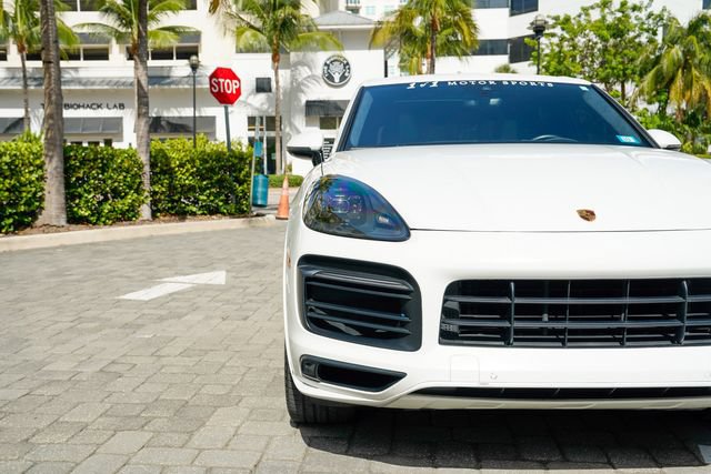 Used 2022 Porsche Cayenne GTS AWD/4WD image 6
