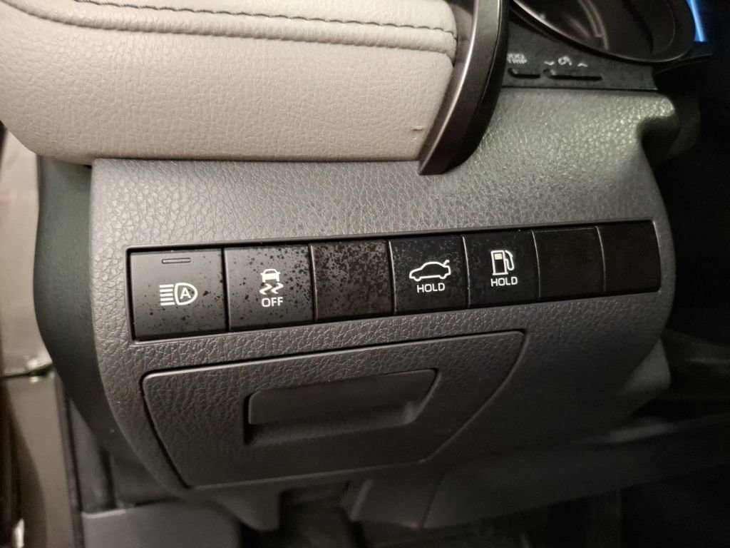 Used 2024 Toyota Camry SE FWD image 19