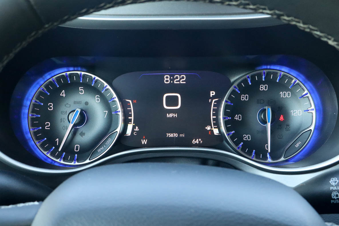 Used 2023 Chrysler Pacifica Touring-L FWD image 30