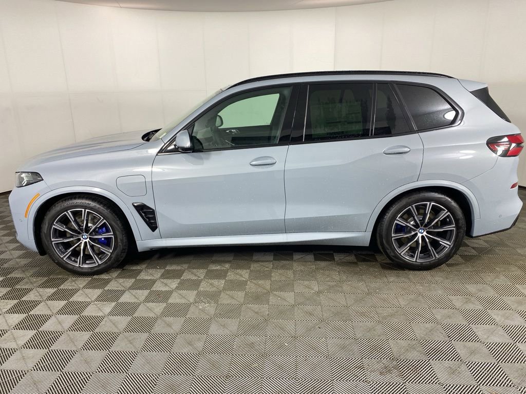 New 2026 BMW X5 xDrive50e w/ M Sport Package image 4