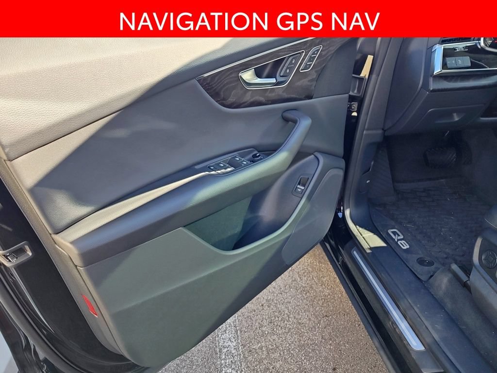 Used 2023 Audi Q8 Premium AWD/4WD image 7