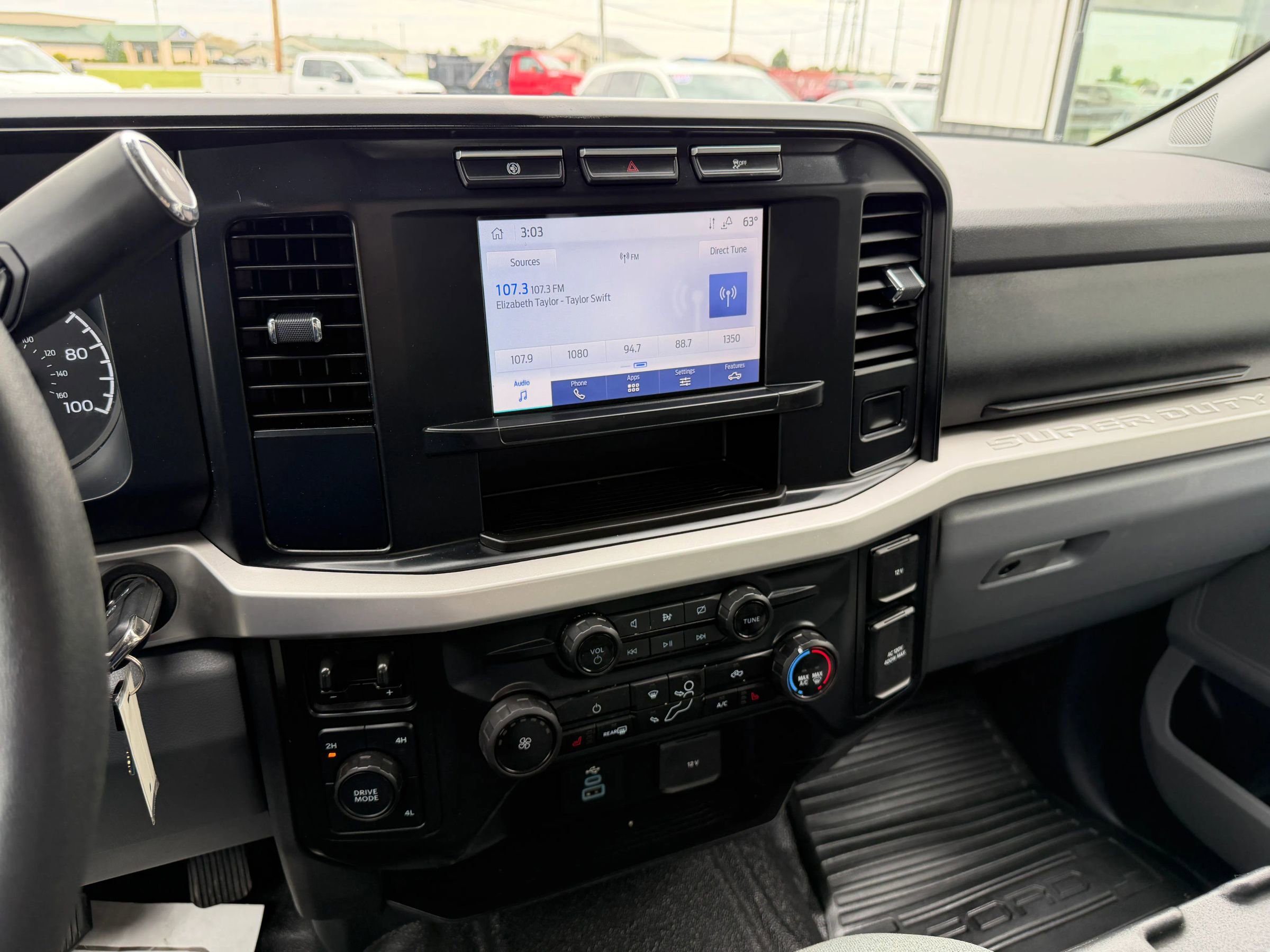 Used 2024 Ford F550 4x4 Crew Cab Super Duty w/ XLT Value Package image 21