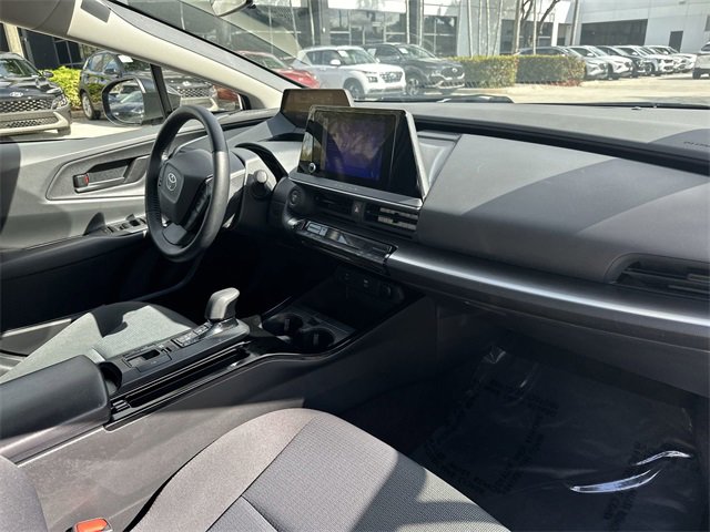 Used 2024 Toyota Prius LE image 30