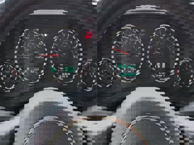 Used 2016 Jeep Wrangler Unlimited Sahara w/ Connectivity Group image 30