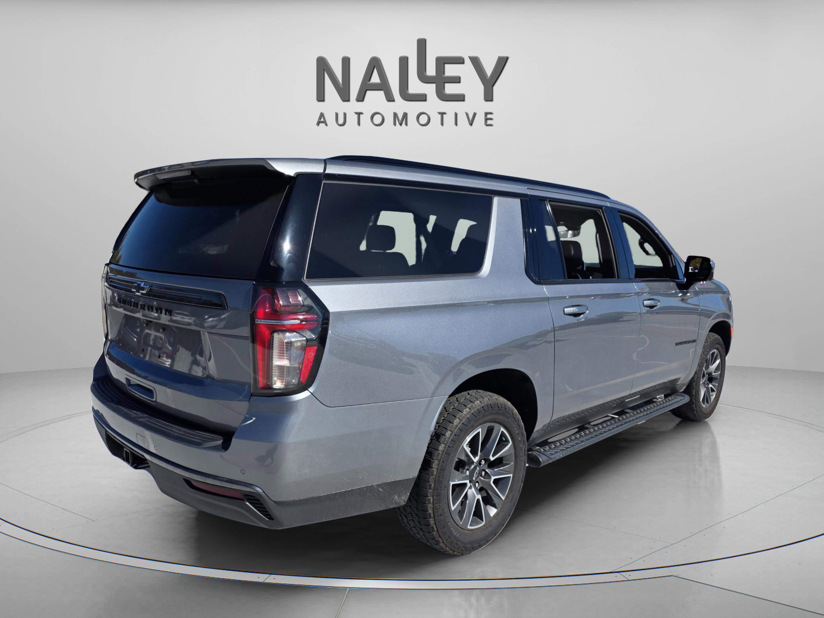 Used 2022 Chevrolet Suburban Z71 w/ Z71 Off-Road Package image 5