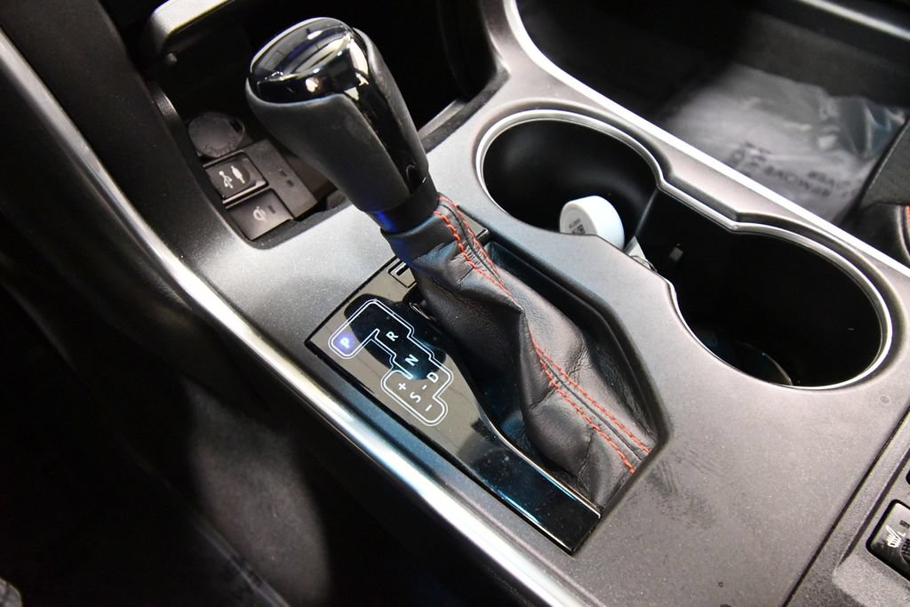 Used 2015 Toyota Camry XSE FWD image 27