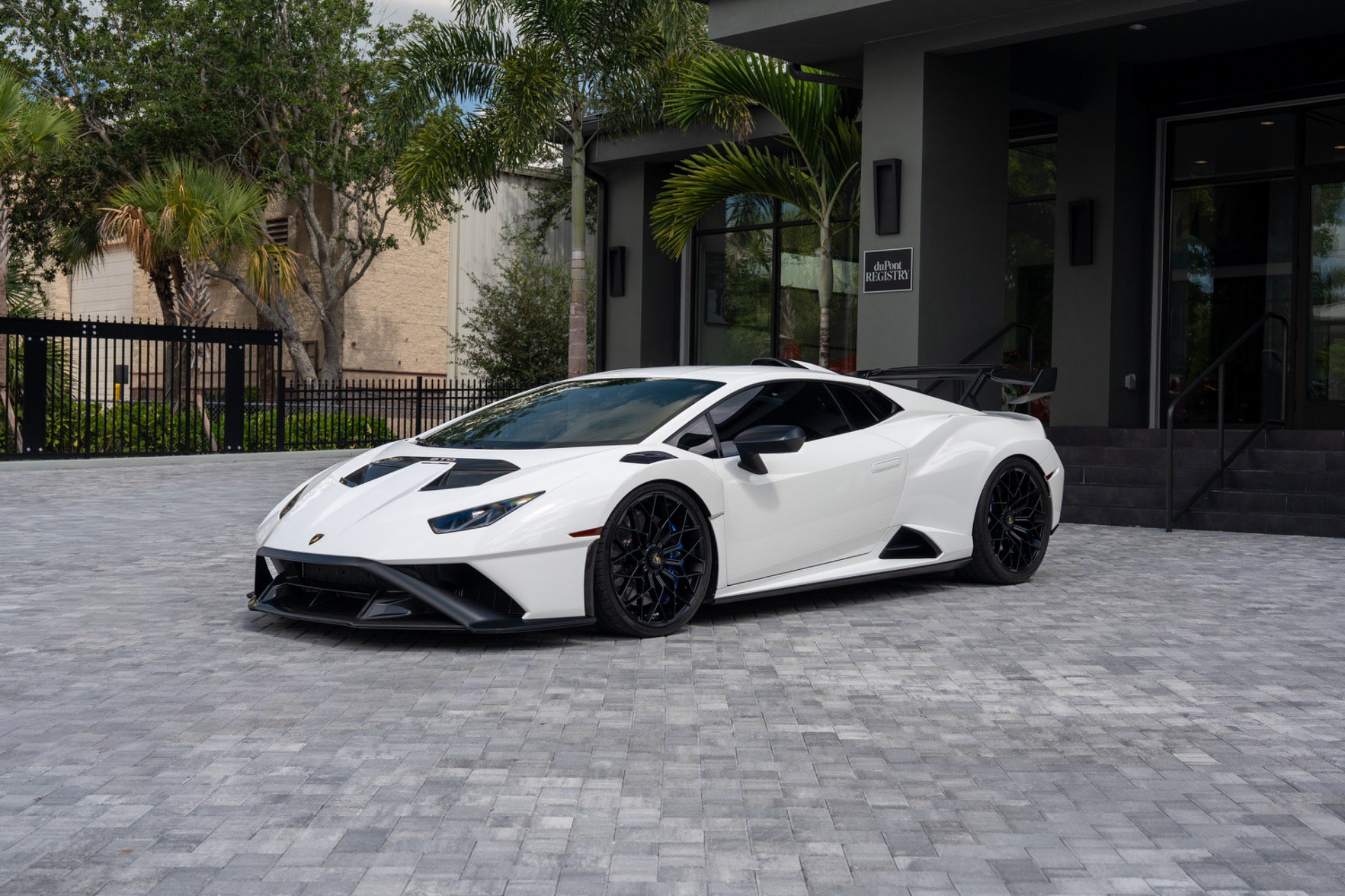 Used 2021 Lamborghini Huracan STO RWD image 8