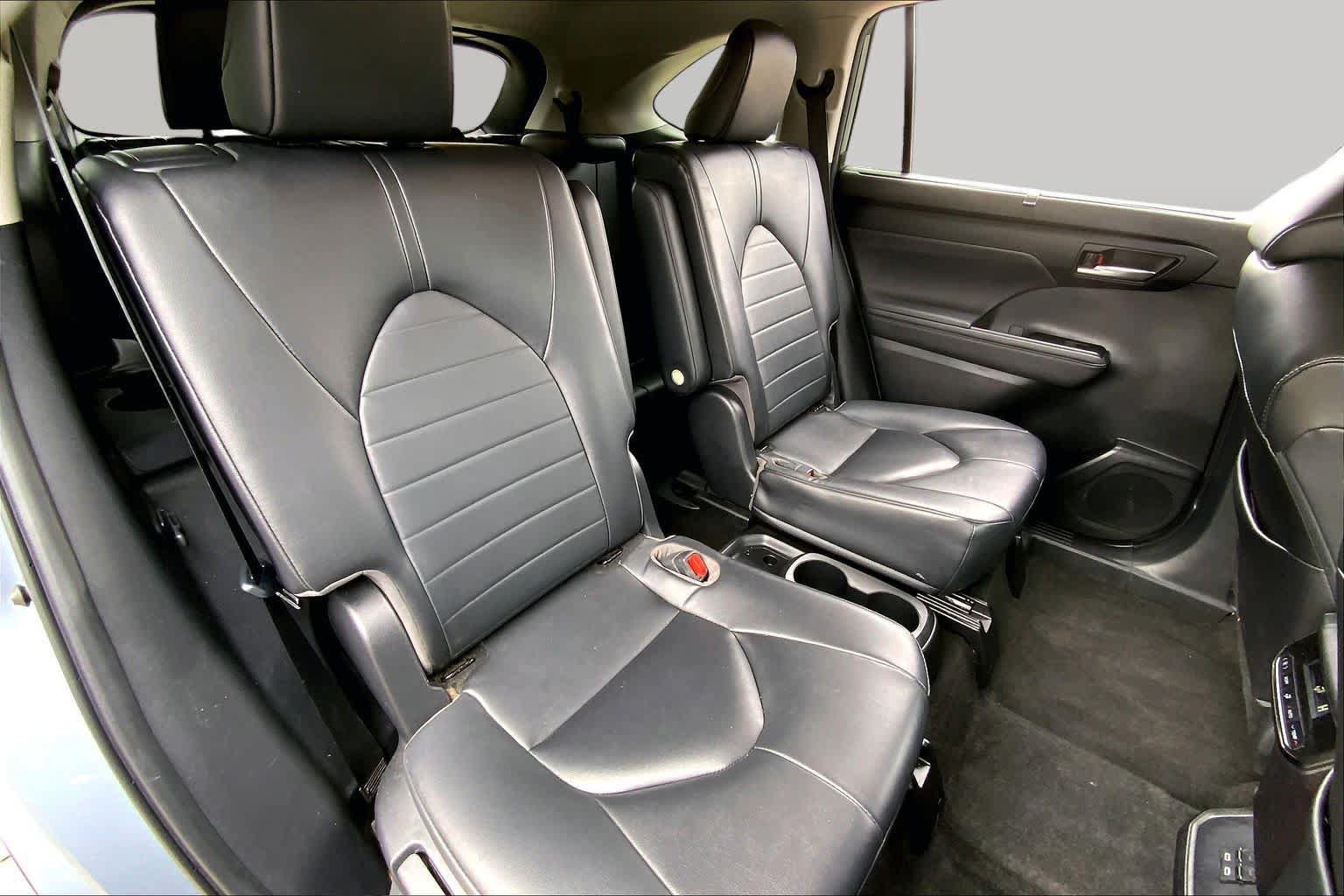 Used 2023 Toyota Highlander XLE FWD image 20