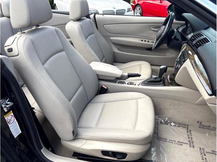 Used 2008 BMW 135i Convertible image 11