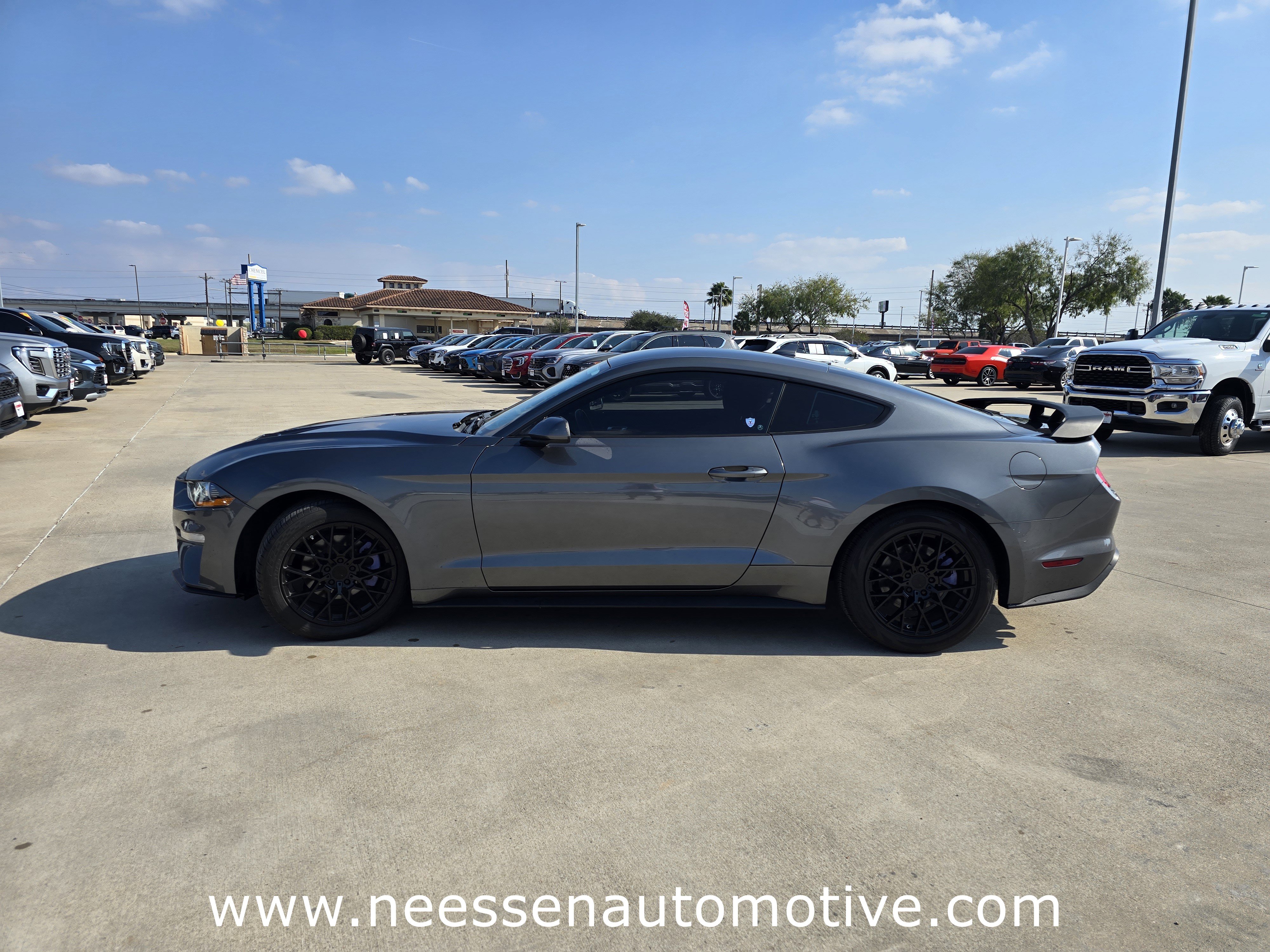 Used 2023 Ford Mustang Coupe image 5