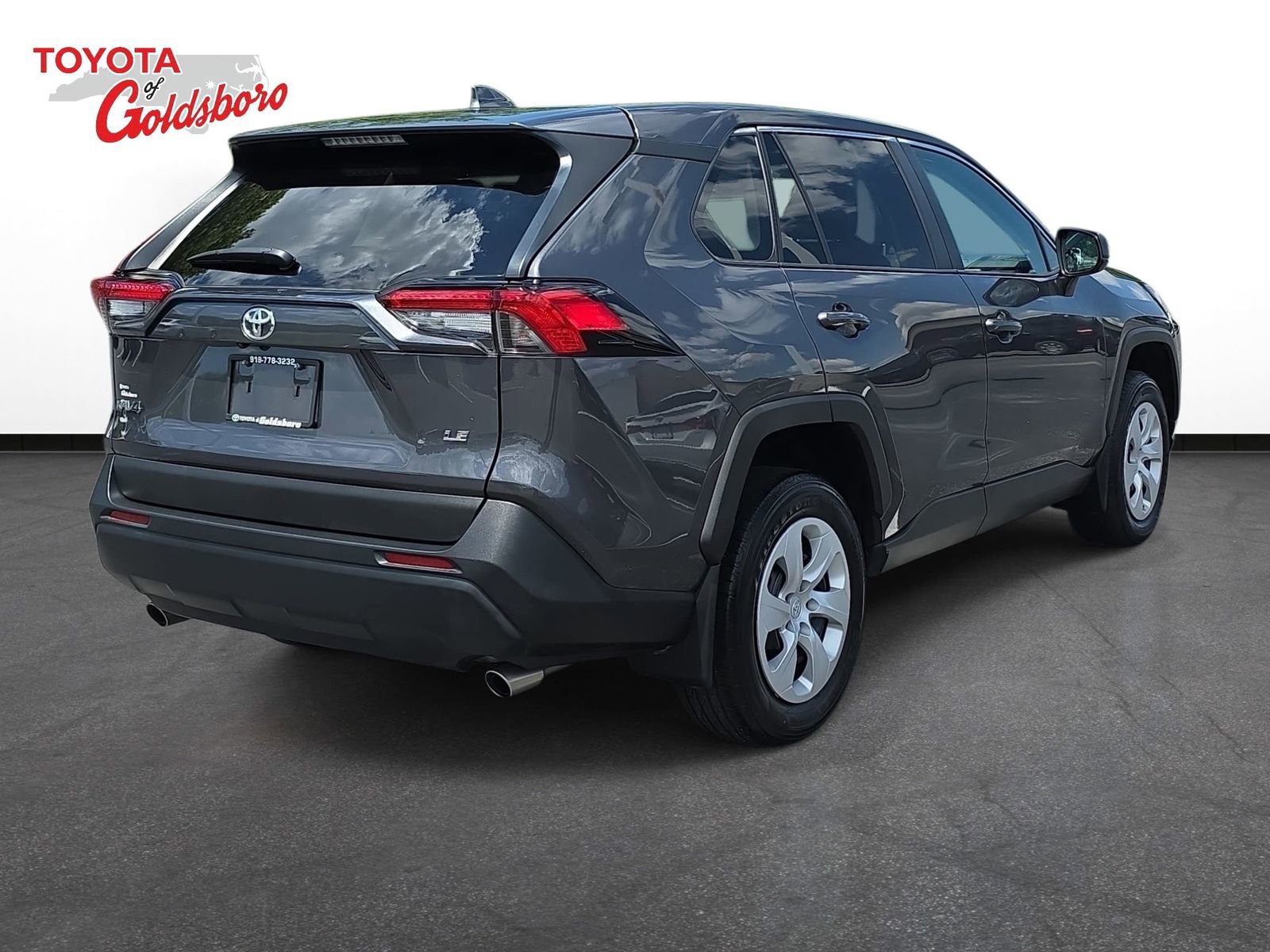 Used 2024 Toyota RAV4 LE FWD image 5