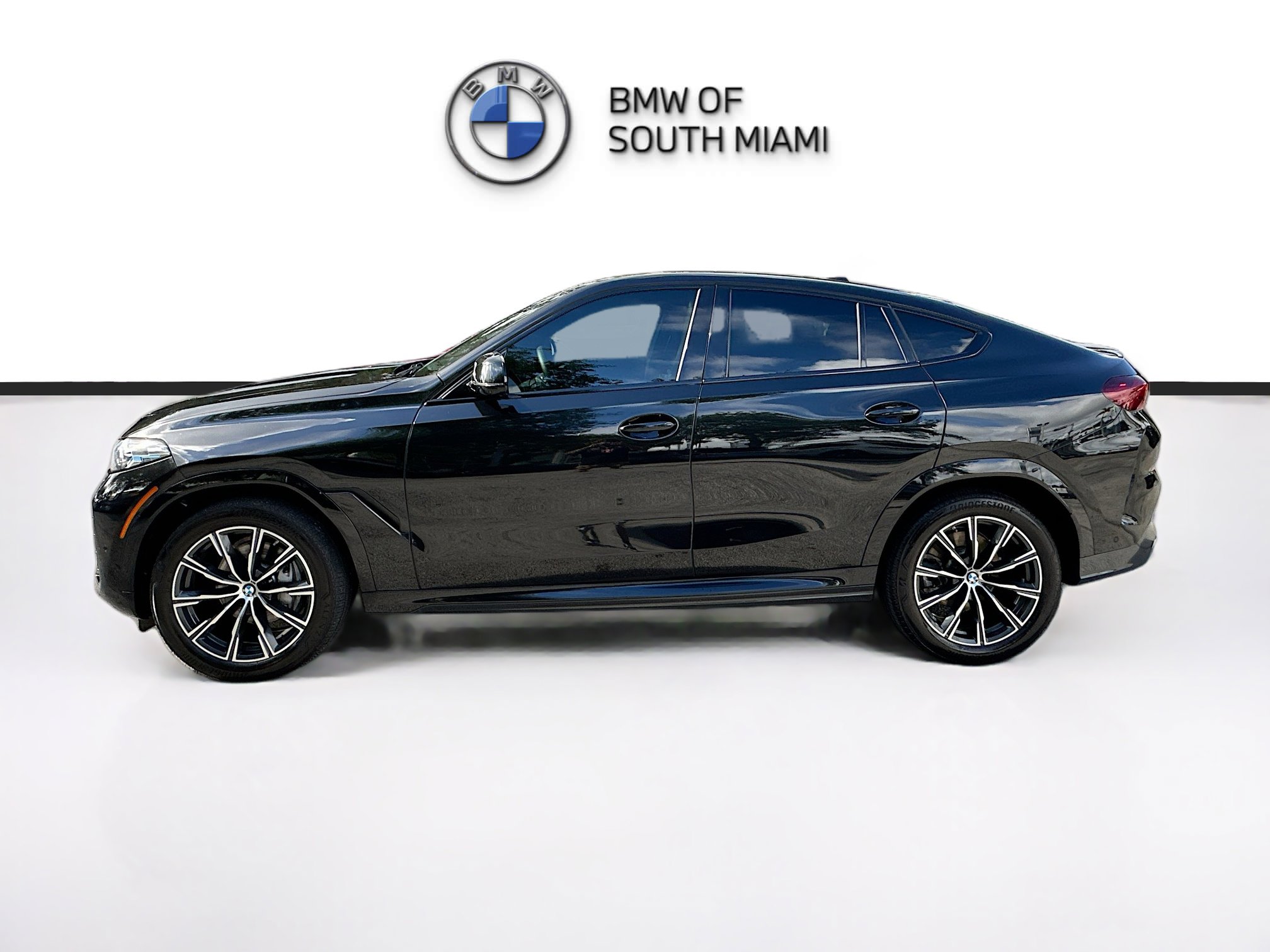 Used 2025 BMW X6 xDrive40i w/ Climate Comfort Package image 4