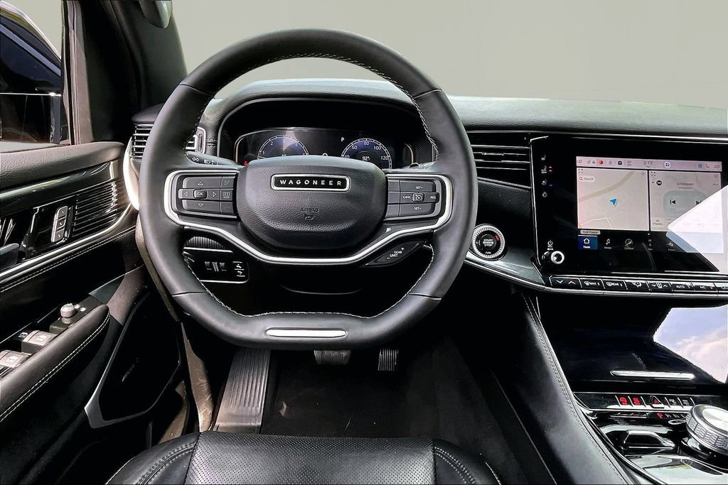 Used 2023 Jeep Wagoneer 4WD w/ Premium Group I image 9